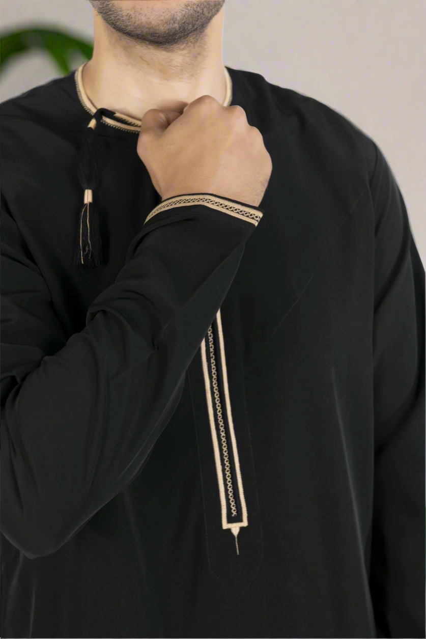 Omani Black & Gold Thobe